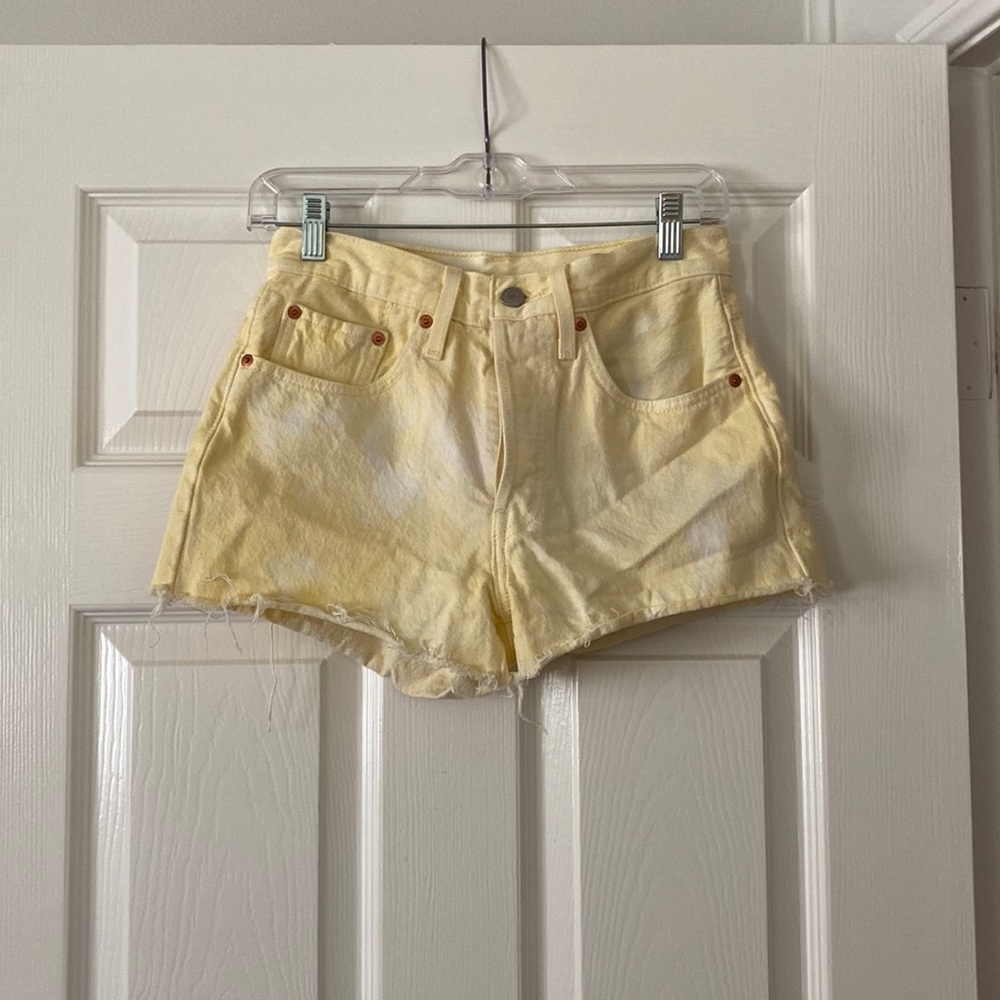 Yellow Jean Levi Shorts Size 26